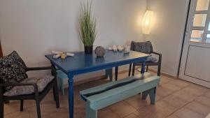 Joanna-Thanos beachfront holiday home