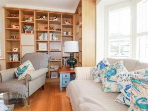 1 Old Talbot Cottages