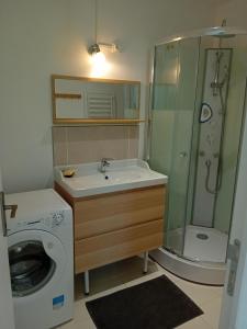 Appartements Petite maison avec jardin : photos des chambres