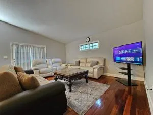 Spacious Home With Basment Suit - بيلتسفيل