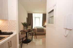 Comfy stylish studio on the Palm