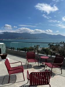 Casa com piscina aquecida, jacuzzi e 60 m da praia