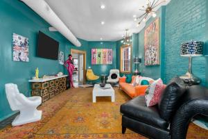 3 Bedroom Penthouse Downtown Close to Everything