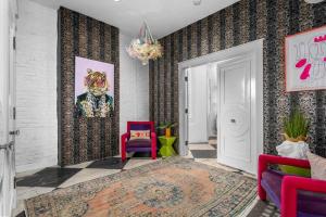 3 Bedroom Penthouse Downtown Close to Everything