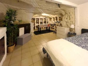 Maisons de vacances Maison Semi-Troglodyte avec 4 velos : photos des chambres