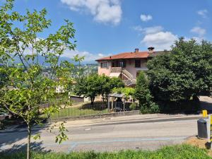 Executive Lake View with Private Garden