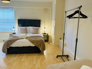 Ground Floor Wimbledon Flat With Parking