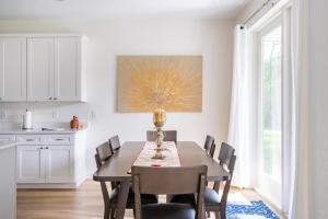 Doras Heart New 3br King Bed Brand New