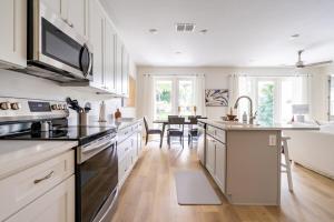 Doras Heart New 3br King Bed Brand New