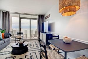 Oceanfront Escape Renovated Suite at Camelot