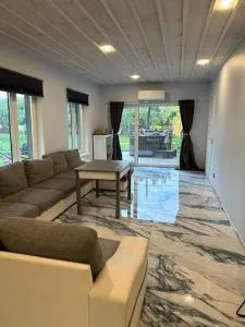 Saunamaja viisakale seltskonnale! - Suure-Jaani