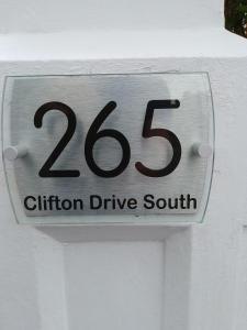 St Annes Lodge Garden Flat AWARD WINNING HOSTS