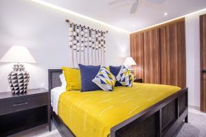 Penthouse at Desire with pool, gym