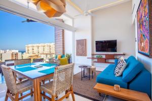 Penthouse at Desire with pool, gym