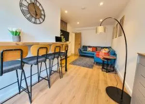 4 bed 2 bath Spacious House with 2 Driveway parking in Ilford London - 雷德布里奇