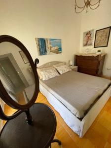 Hèle langolo di Elena