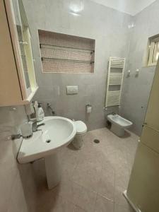 Hèle langolo di Elena