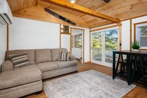 Cottage with Lakeview Suite - Fife Lake