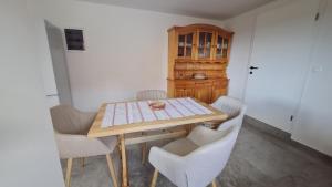 Hiša nad vinogradom