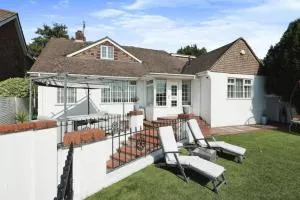 Carden Villa 4 Bedroom House With Hot Tub Pet Friendly - Stanmer