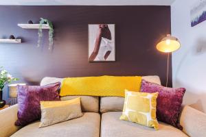 Stunning 3- Bed Home in Crewe by 53 Degrees Property, Ideal for Contractors, Business Stays & Long-Term, FREE Parking!