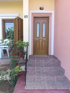 Rustic Bright Appartment near Lefkanti Beach - Mítikas