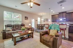 Spacious Atlanta Vacation Home about 3 Mi to Airport - Hillandale