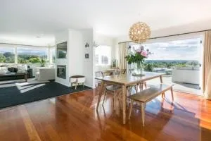 Views, close to town - Tuki Tuki