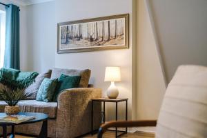 NEW! Stunning 3-Bed Home in Chester by 53 Degrees Property, Ideal for Groups, FREE Parking!