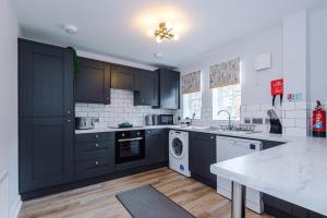 NEW! Stunning 3-Bed Home in Chester by 53 Degrees Property, Ideal for Groups, FREE Parking!