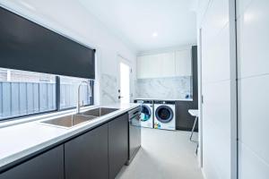 Luxury on Oxford - Contemporary Style, Sleeps 8