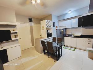 2BR NORTHPOINT CONDO FREE Airport Pick Up for 3 nights stay or more