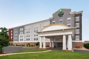 Holiday Inn Express Hotel & Suites Fredericksburg by IHG