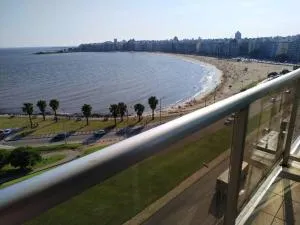 Moderno apto en piso 9 con vista a Playa Pocitos! - 蒙得维的亚