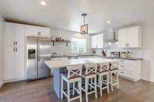 Luxurious 5 Bedroom Home with AC and EV Plug - Mount Baker