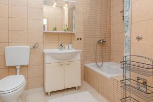 Apartments with parking space Vir - Lozice, Vir - 23359