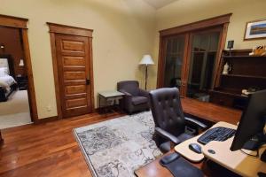 Low Tax Luxe Mountain Getaway by Aspen