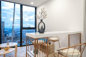 Splendid High 40 level 2BR CBD Pool Gym Wi-Fi