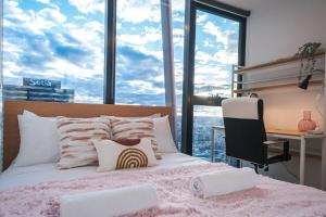 Splendid High 40 level 2BR CBD Pool Gym Wi-Fi