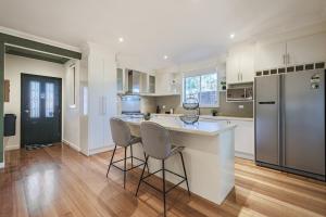 Nunawading beautiful 3BR housedeckingcourtyard