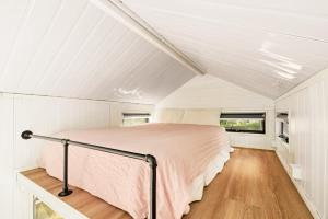5 Acre Retreat Jimboomba Loft by Tiny Away