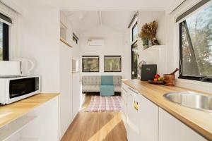 5 Acre Retreat Jimboomba Loft by Tiny Away