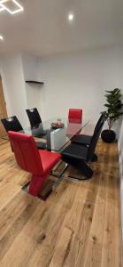 Cozy 2BR, in a Gated building