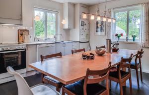 Awesome Home In Vislanda With Wifi