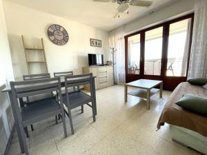 Banyuls-sur-Mer: Appartement F2 avec Loggia et Parking, Proche Plage - FR-1-309-166