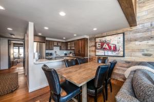 Penthouse Condo In The Heart Of The Ski Area!