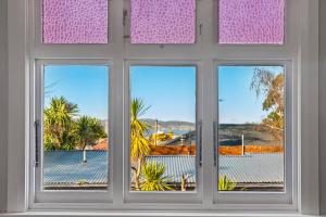 Lovely 2 bedroom apartment - easy walk to the CBD