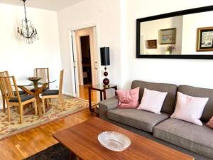 Apartamento con 2 Dormitorios, Elegante y Céntrico en Rambla Catalunya - ES-341-2