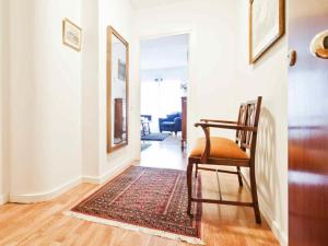 Apartamento con 2 Dormitorios, Elegante y Céntrico en Rambla Catalunya - ES-341-2