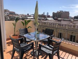 Apartamento con terraza privada y Wifi en el corazón de Barcelona - ES-341-5